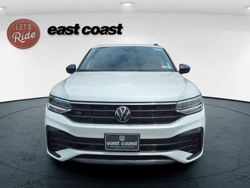 Opal White Pearl Effect 2024 Volkswagen Tiguan 2.0T SE R-Line Black