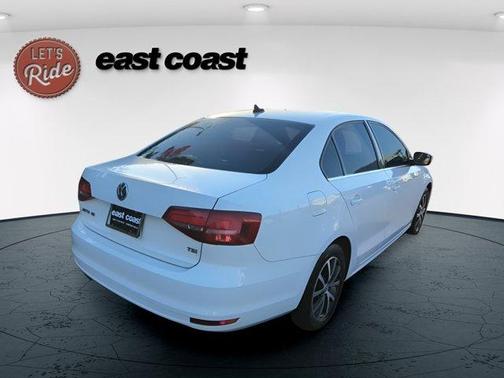 Pure White 2017 Volkswagen Jetta 1.4T SE