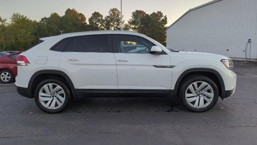 2022 Volkswagen Atlas Cross Sport 2.0T SE w/Technology