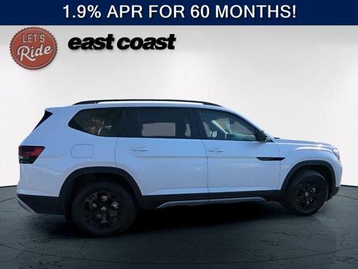 Opal White Pearl 2026 Volkswagen Atlas 2.0T Peak Edition