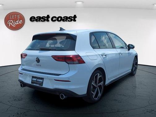 Opal White Pearl 2026 Volkswagen Golf GTI 2.0T SE