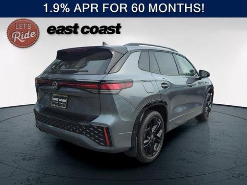 Platinum Gray Metallic 2026 Volkswagen Tiguan 2.0T SE R-Line Black