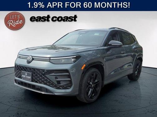 Platinum Gray Metallic 2026 Volkswagen Tiguan 2.0T SE R-Line Black