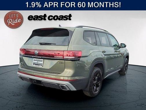 Avocado Green Pearl 2026 Volkswagen Atlas 2.0T Peak Edition