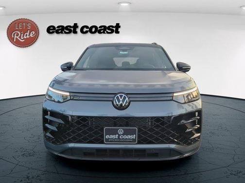 Platinum Gray Metallic 2026 Volkswagen Tiguan 2.0T SE R-Line Black