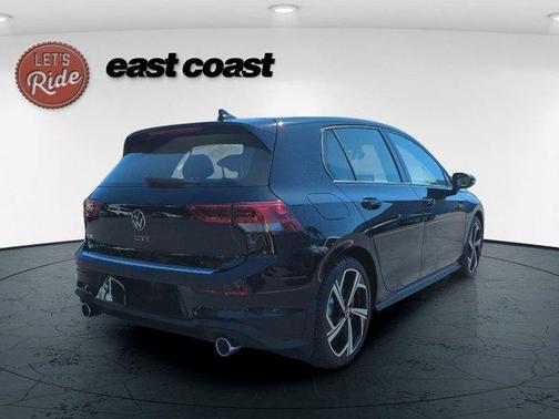 2025 Volkswagen Golf GTI 2.0T SE