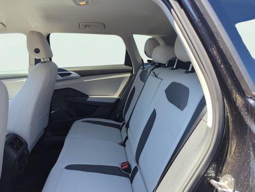 Deep Black Pearl Effect 2025 Volkswagen Taos 1.5T SE