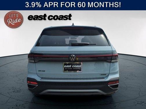 Monument Gray 2026 Volkswagen Taos 1.5T SE