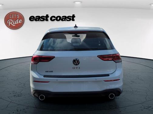 2025 Volkswagen Golf GTI 2.0T SE