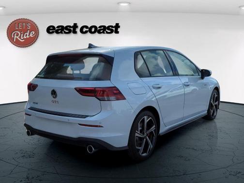 2025 Volkswagen Golf GTI 2.0T SE