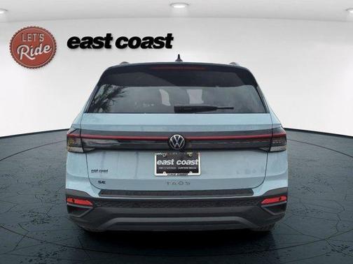 2026 Volkswagen Taos 1.5T SE Black