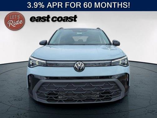 Monument Gray W/Deep Black Roof 2026 Volkswagen Taos 1.5T SE Black