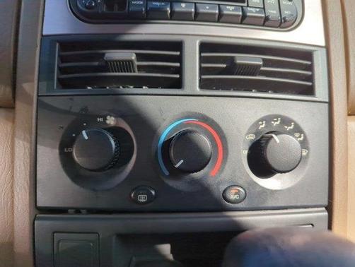 2004 Jeep Grand Cherokee Laredo