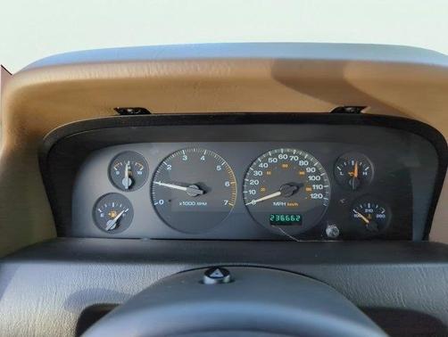 2004 Jeep Grand Cherokee Laredo
