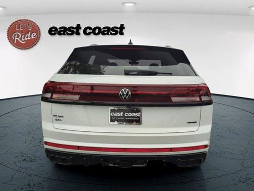 2026 Volkswagen Atlas Cross Sport 2.0T SEL R-Line Black