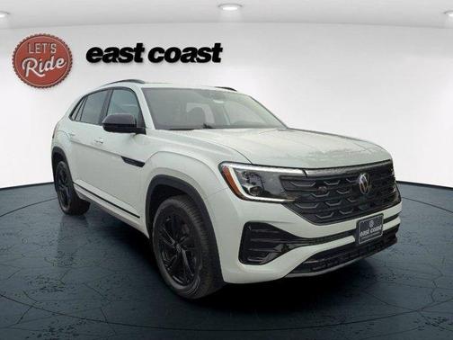 2026 Volkswagen Atlas Cross Sport 2.0T SEL R-Line Black