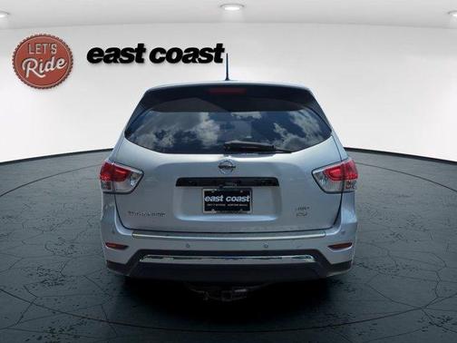 Brilliant Silver 2014 Nissan Pathfinder SV
