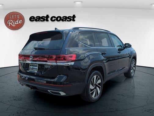Deep Black Pearl Effect 2026 Volkswagen Atlas 2.0T SE W/TECHNOLOGY