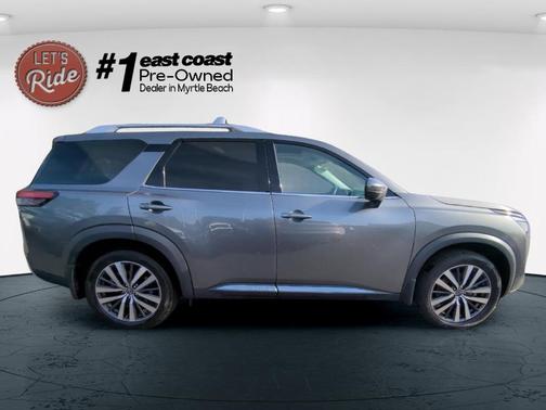 2022 Nissan Pathfinder Platinum