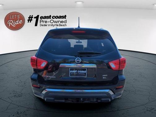 2017 Nissan Pathfinder SL