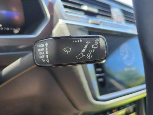 Platinum Gray Metallic 2023 Volkswagen Tiguan 2.0T SE