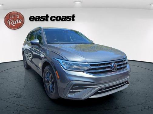 Platinum Gray Metallic 2023 Volkswagen Tiguan 2.0T SE