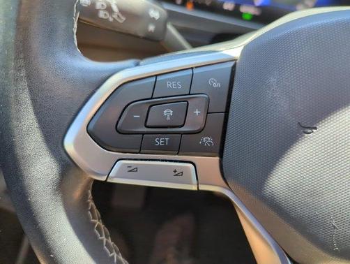 Platinum Gray Metallic 2023 Volkswagen Tiguan 2.0T SE