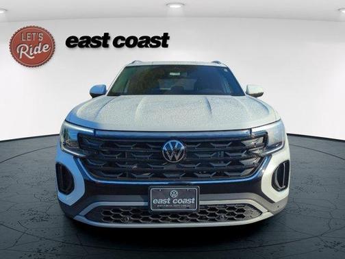 Opal White Pearl 2026 Volkswagen Atlas Cross Sport 2.0T SE W/TECHNOLOGY