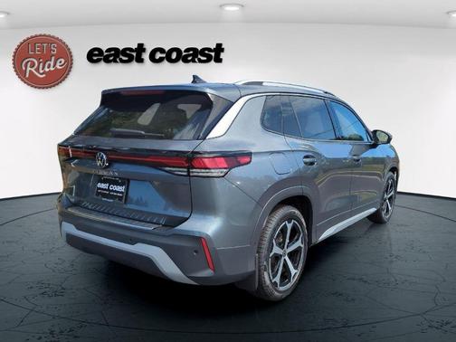 2025 Volkswagen Tiguan 2.0T SE