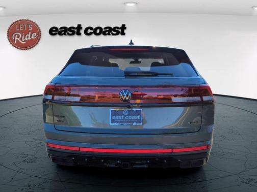 2026 Volkswagen Atlas Cross Sport 2.0T SEL R-Line Black