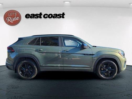 2026 Volkswagen Atlas Cross Sport 2.0T SEL R-Line Black