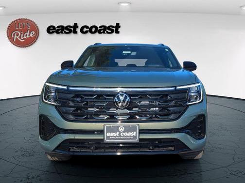 2026 Volkswagen Atlas Cross Sport 2.0T SEL R-Line Black