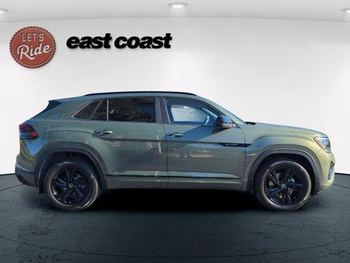 2026 Volkswagen Atlas Cross Sport 2.0T SEL R-Line Black