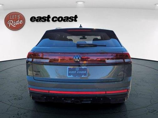 2026 Volkswagen Atlas Cross Sport 2.0T SEL R-Line Black