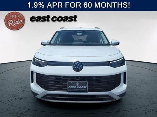 Pure White 2026 Volkswagen Tiguan 2.0T SE