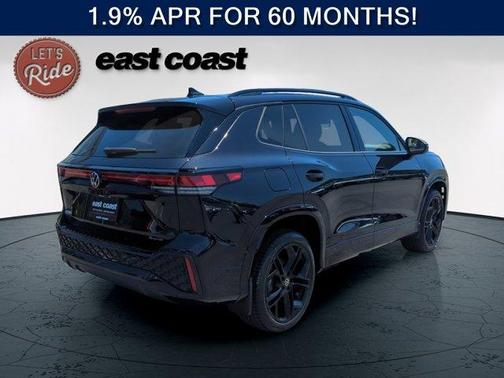 Deep Black Pearl 2026 Volkswagen Tiguan 2.0T SE R-Line Black