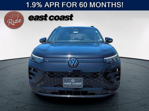 Deep Black Pearl 2026 Volkswagen Tiguan 2.0T SE R-Line Black