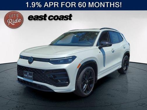 Opal White Pearl 2026 Volkswagen Tiguan 2.0T SE