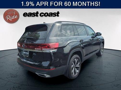 Deep Black Pearl Effect 2026 Volkswagen Atlas 2.0T SE