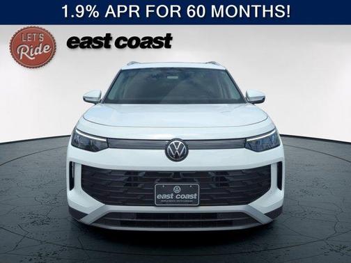 Pure White 2026 Volkswagen Tiguan 2.0T SE