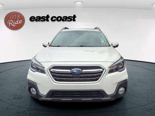 White 2019 Subaru Outback 2.5i Limited
