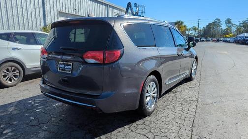 2018 Chrysler Pacifica Touring-L
