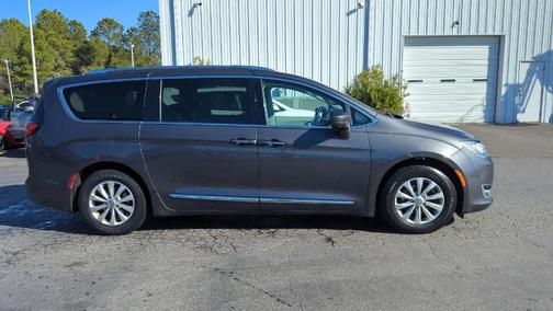 2018 Chrysler Pacifica Touring-L