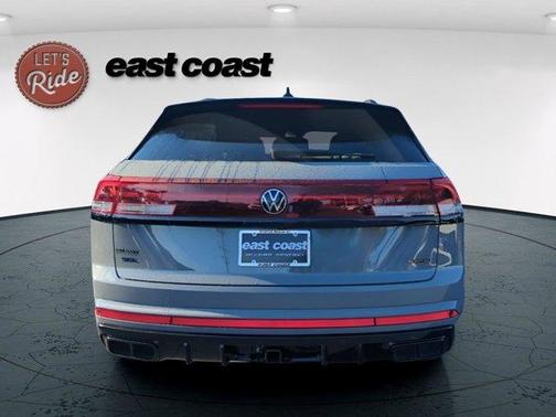 2026 Volkswagen Atlas Cross Sport 2.0T SEL R-Line Black