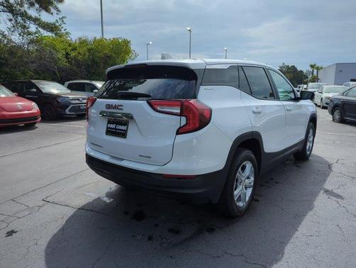 Summit White 2022 GMC Terrain SLE