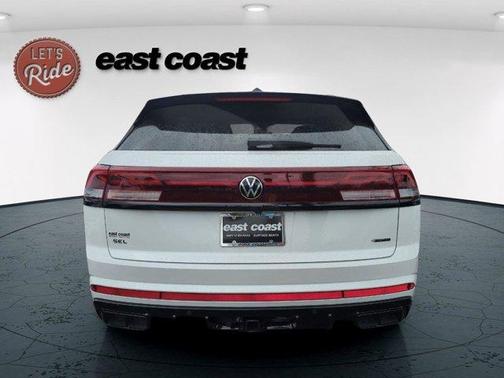 2026 Volkswagen Atlas Cross Sport 2.0T SEL R-Line Black