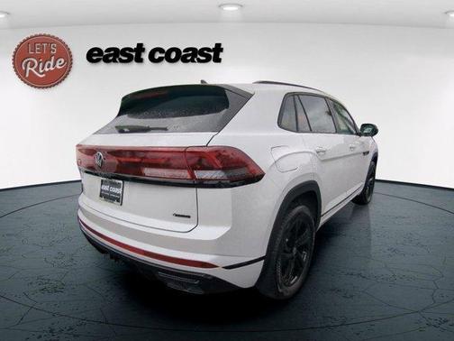 2026 Volkswagen Atlas Cross Sport 2.0T SEL R-Line Black