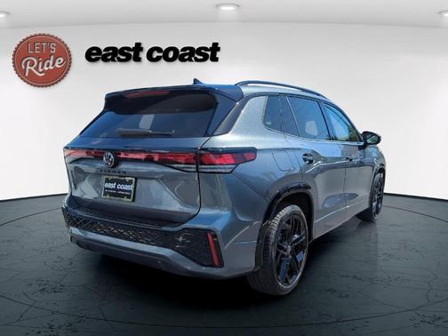 2025 Volkswagen Tiguan 2.0T SE