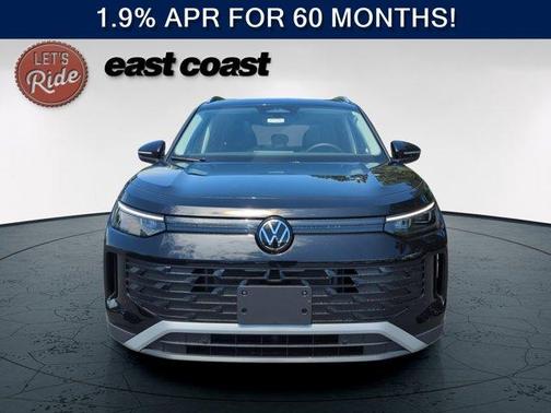 Deep Black Pearl 2026 Volkswagen Tiguan 2.0T SE