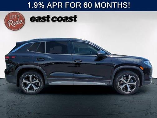 Deep Black Pearl 2026 Volkswagen Tiguan 2.0T SE